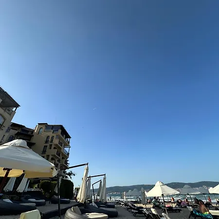 оазис вип клуб апарт * Sunny Beach